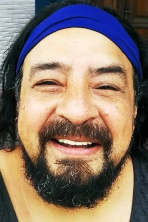 Gabriel Almirón interpretando a Carlos