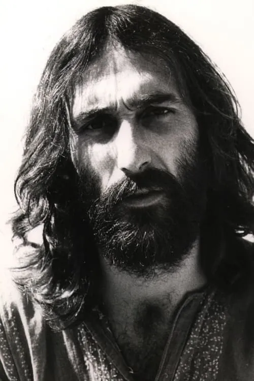 Gabriel Parra interpretando a Self