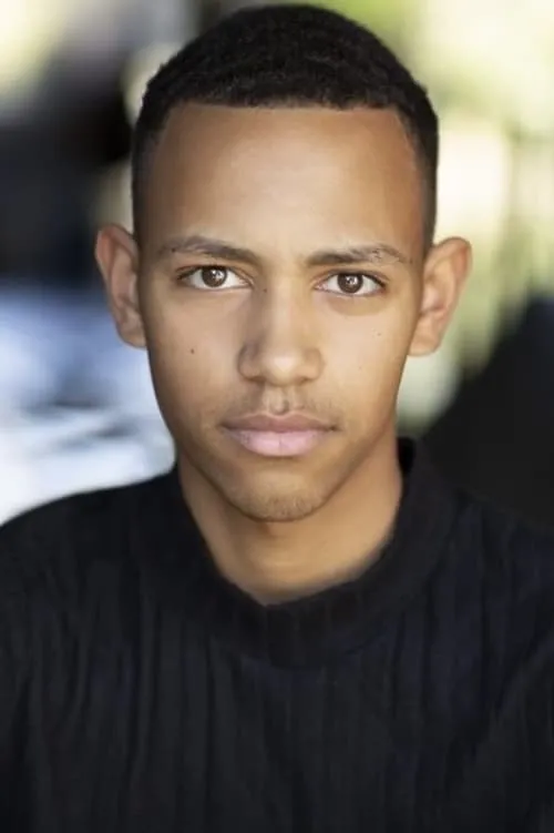 Gabriel Robinson — personaje: Junior