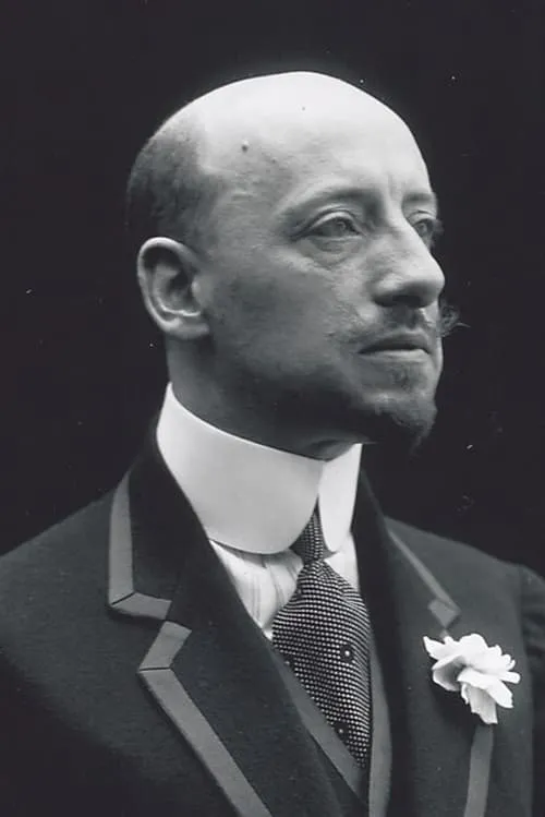 Galeazzo Ciano ha trabajado con Gabriele D'Annunzio en 1 ocasiones