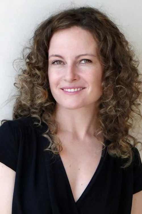 Gabrielle Lopes interpretando a Marcela