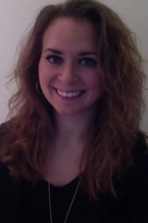 Gabrielle McAndrew interpretando a 