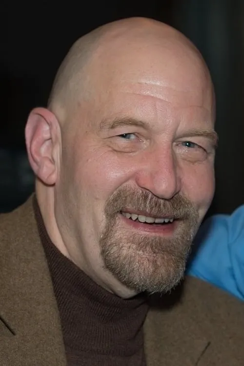 Bob Winters ha trabajado con Garrett Bergfeld en 1 ocasiones