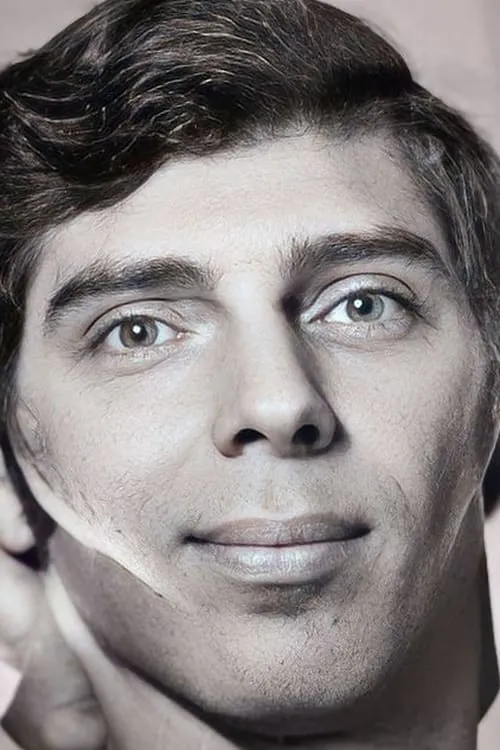 Gary Cook interpretando a Mr. Bungler