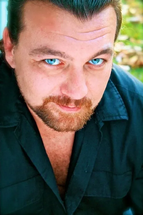 Gary Wayne Loper interpretando a 