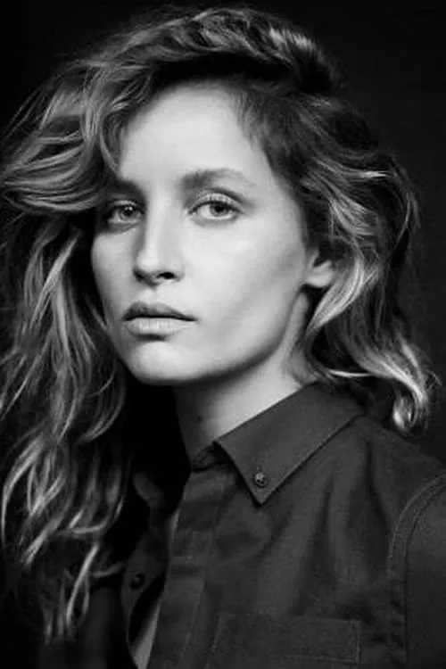 Molly Shenker ha trabajado con Gemma Refoufi en 1 ocasiones