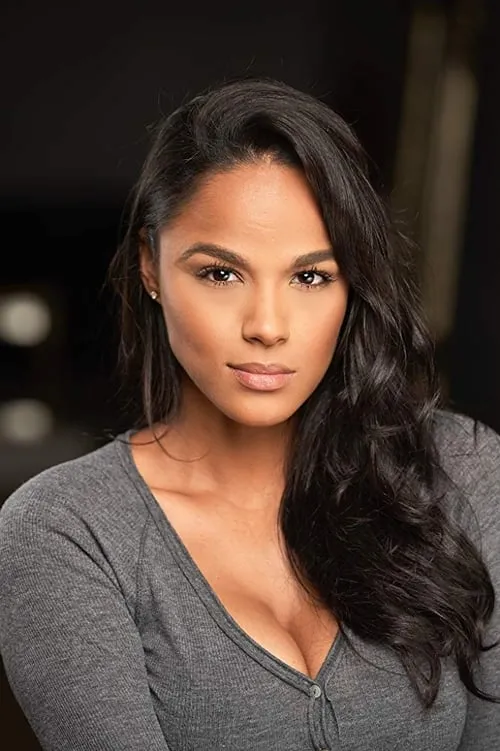 Geneva Maccarone interpretando a Nurse