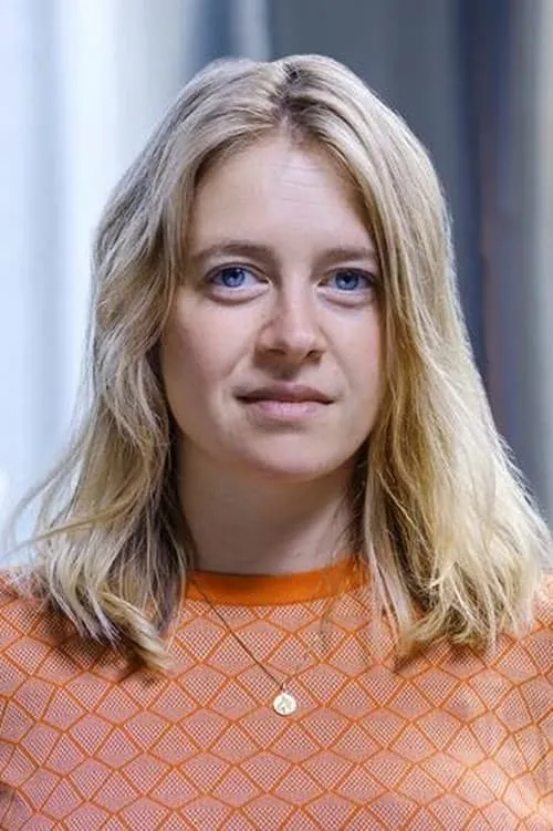 Genevieve Barr — personaje: Debbie Kethin