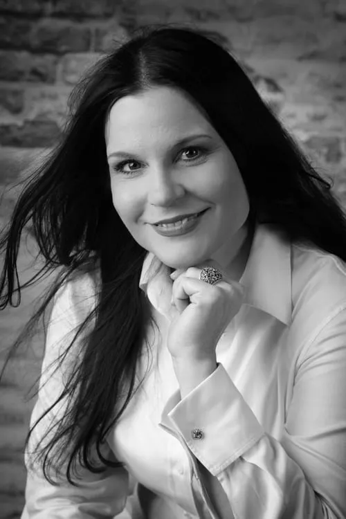 Genia Kühmeier interpretando a 