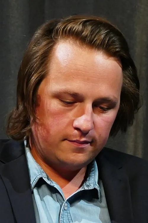 Marion Maréchal ha trabajado con Geoffroy Lejeune en 1 ocasiones