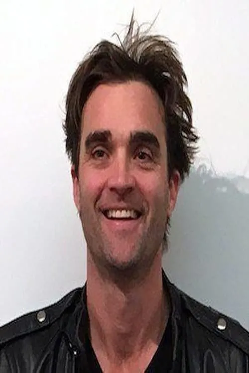 George Byrne interpretando a George Hensley