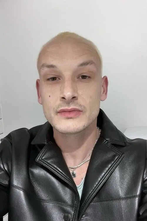 George Daniel en su biografía y filmografía