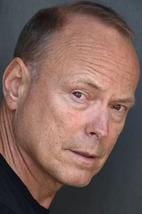 George Gerdes interpretando a Mitch