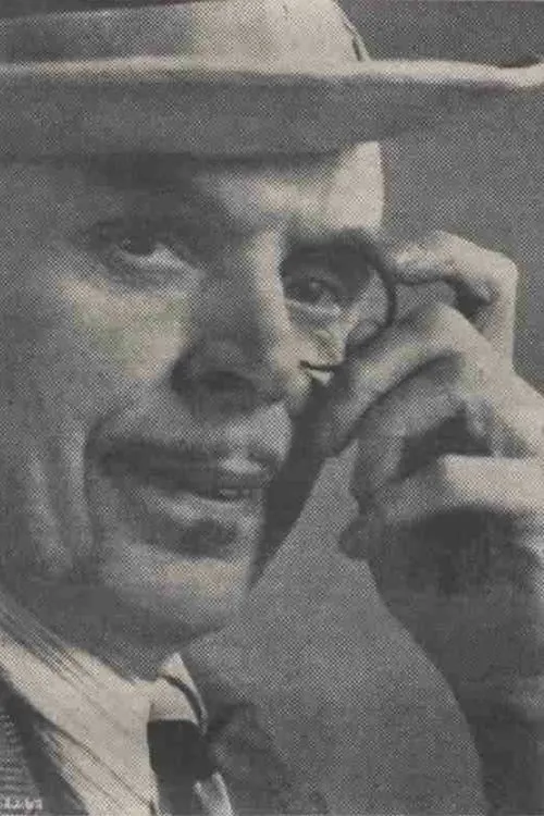 George Grossmith interpretando a General Paul Petypon