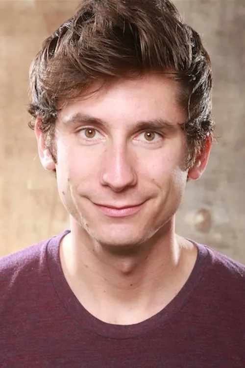 George Kareman interpretando a 