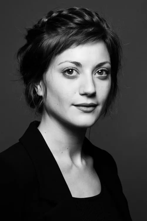 Georgia Scalliet interpretando a Irina