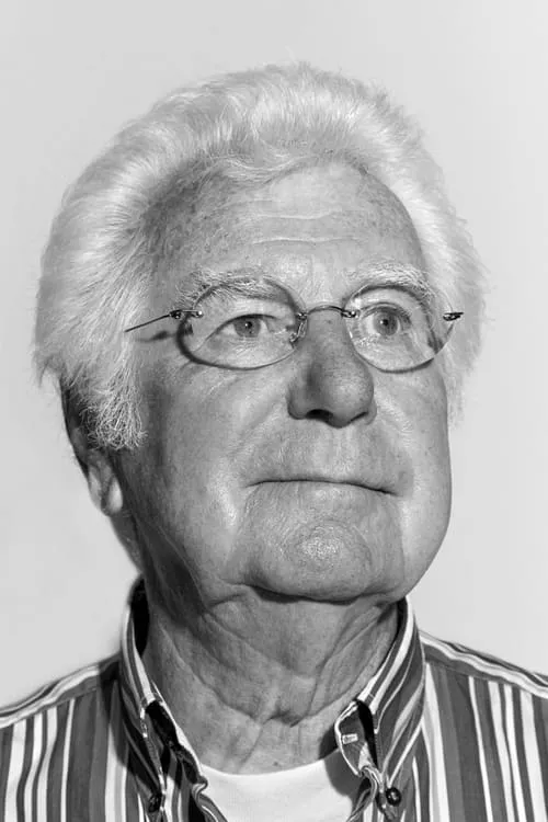 Gerard Cox interpretando a Uncle Cor