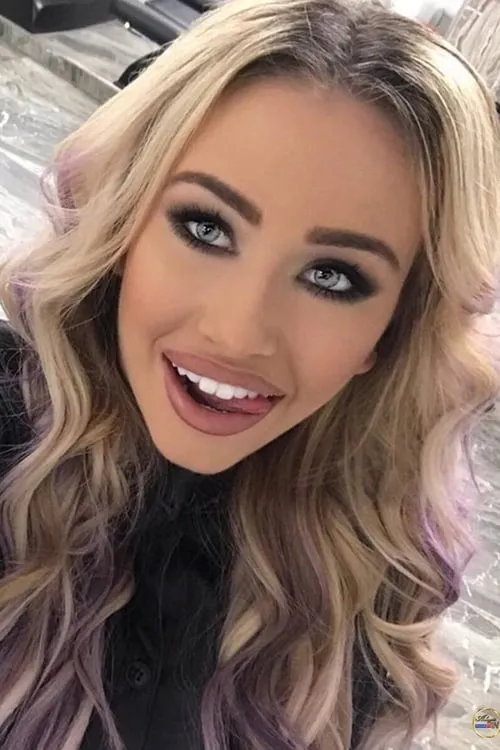 Geri-Nikol interpretando a Nicole