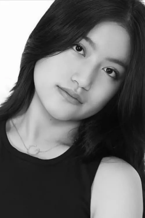 Ghaisani Queensy interpretando a