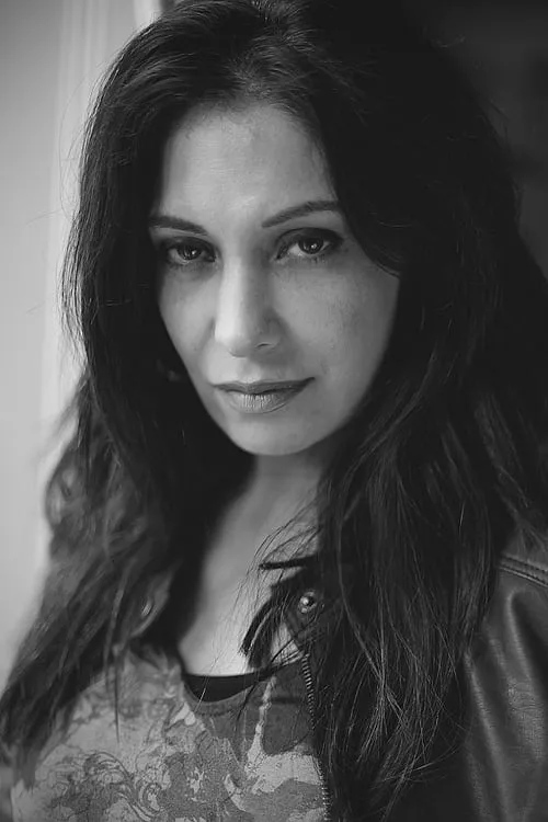 Ghizala Avan interpretando a Rukhsana Khan