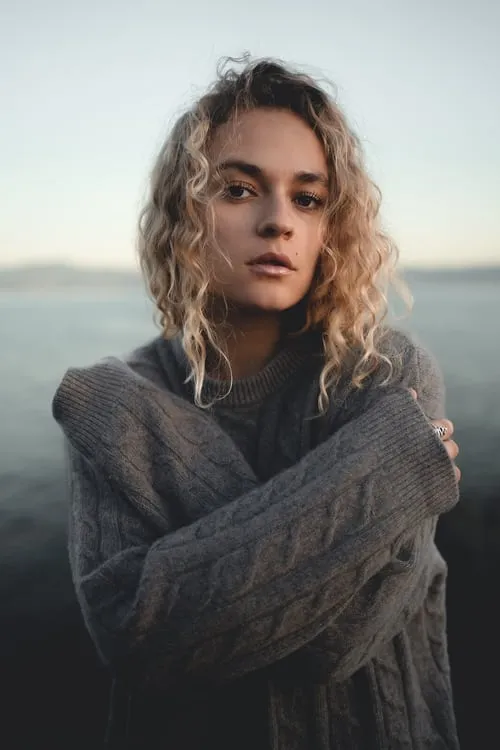 Luke Stratte-McClure ha trabajado con Ghjulia Van Muylders en 1 ocasiones