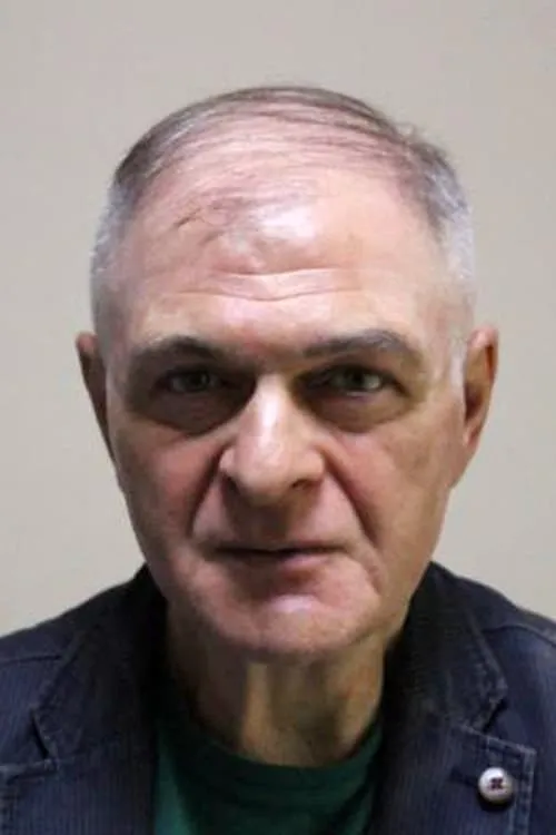 Gia Burjanadze interpretando a Head of Security