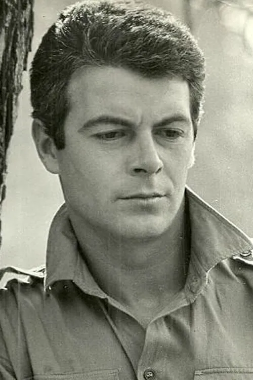 Giancarlo Del Duca interpretando a Antonio