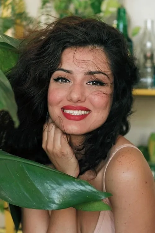 Menna Shalabi ha trabajado con Gihan El Shamashergy en 1 ocasiones