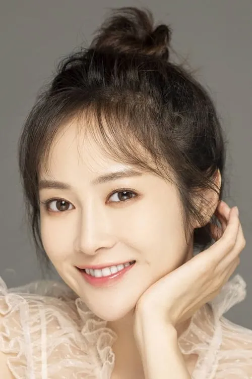 Gill Zhou — personaje: Xiao Yue / "Luna"