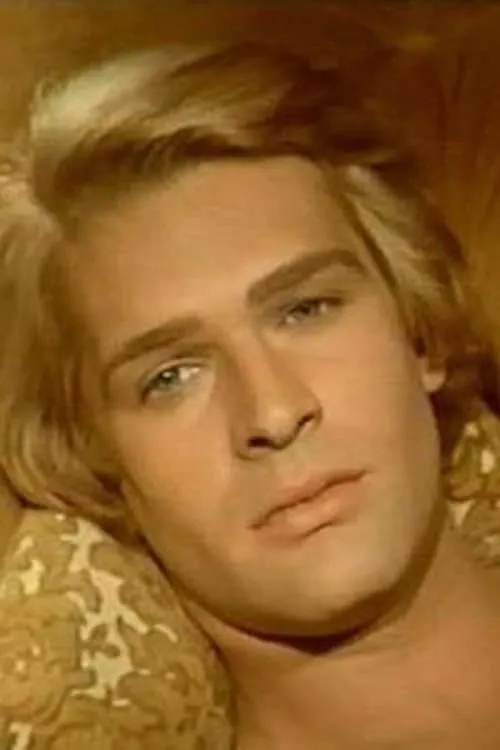 Gilles Kohler — personaje: Briand