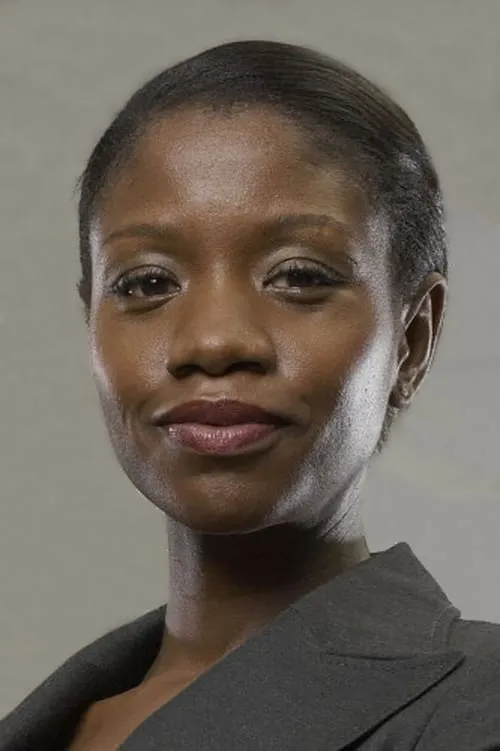 Ginny Holder interpretando a Lt. Rosie Forbes