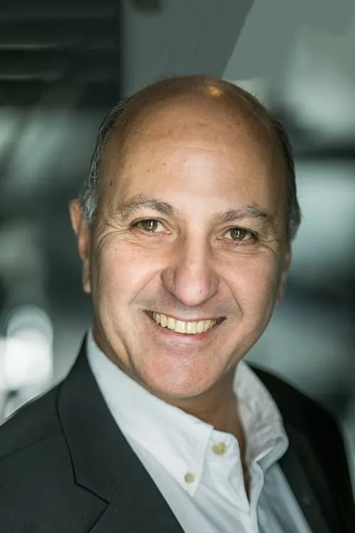 Natasha Hassiotis ha trabajado con Giorgos Savvidis en 1 ocasiones