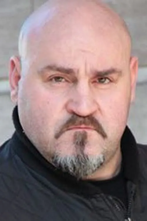 Girolamo Di Stolfo interpretando a Luigino