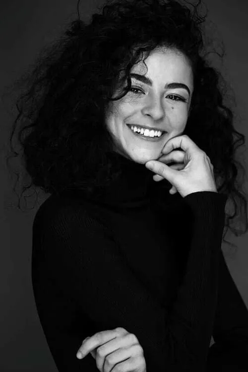 Nana Yazbek ha trabajado con Giulia Miranda en 1 ocasiones