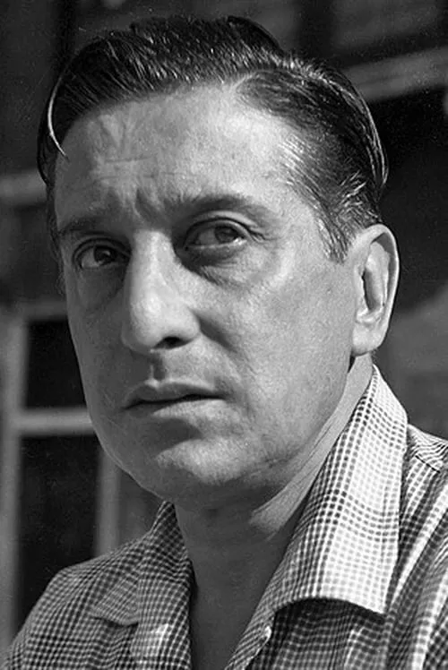 Giulio Stival interpretando a Il falso padre di Giorgio