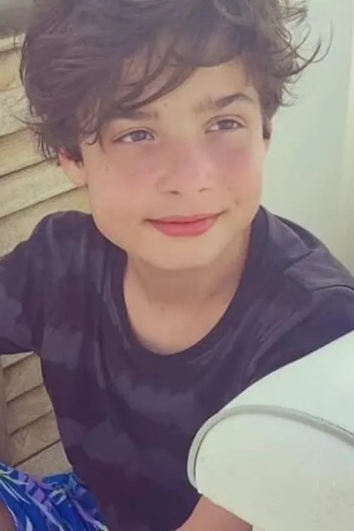 Giuseppe Festinese interpretando a Piero Lardi