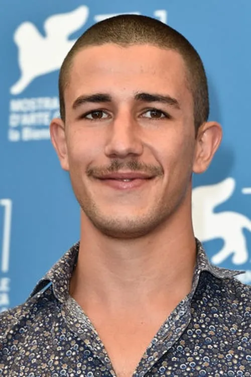 Giuseppe Fumo interpretando a Leo