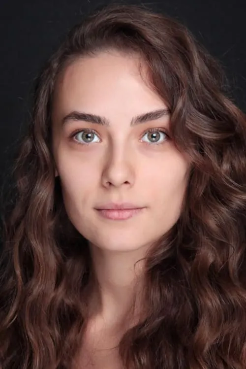 Gökçe Aydın — personaje: Ebru