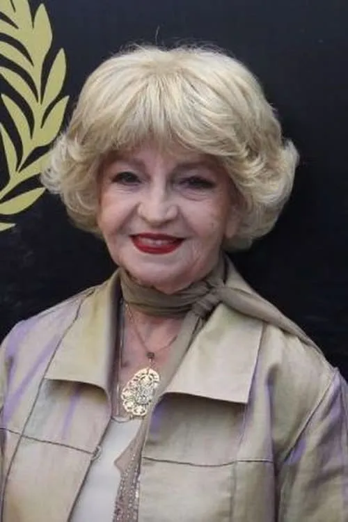 Demet Evgar ha trabajado con Göksel Kortay en 2 ocasiones