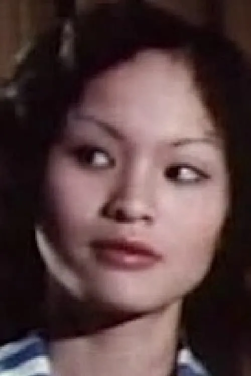 Goo Ming interpretando a