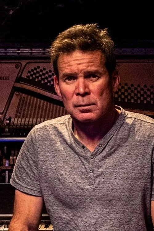 Gord Downie ha trabajado con Gord Sinclair en 6 ocasiones