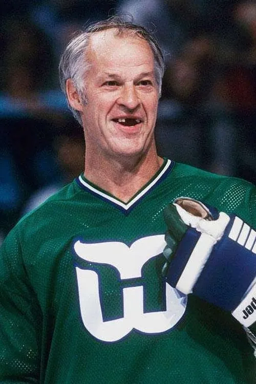 Gordie Howe interpretando a (archive footage)