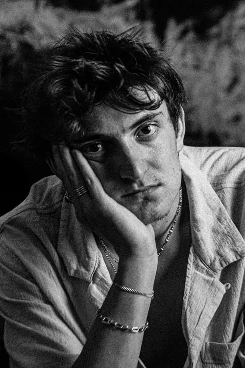 Afra Sophia Tully ha trabajado con Gordy De St. Jeor en 1 ocasiones