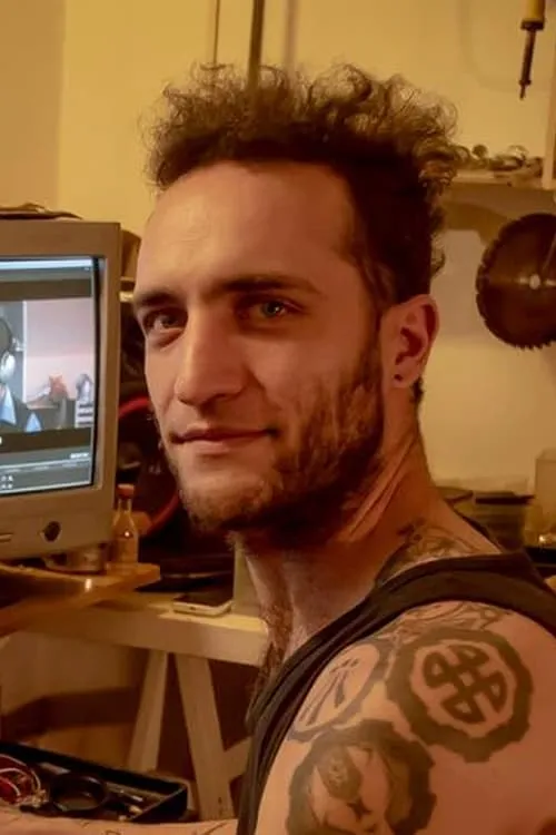 Goyo Escardó interpretando a Seco #1