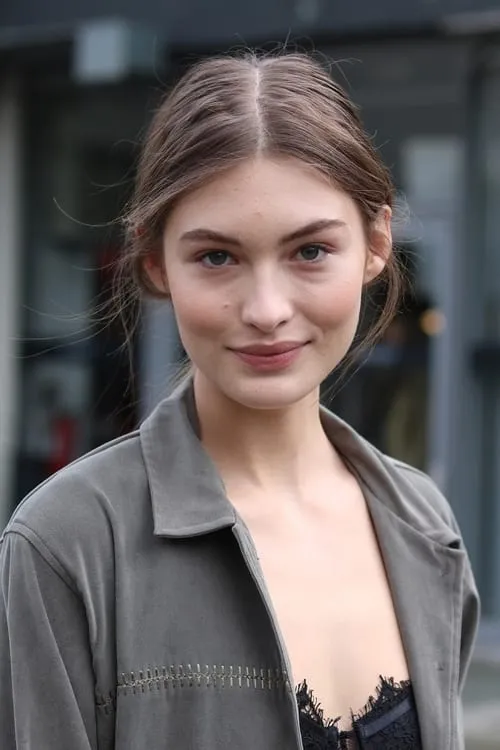 Alva Claire ha trabajado con Grace Elizabeth en 1 ocasiones
