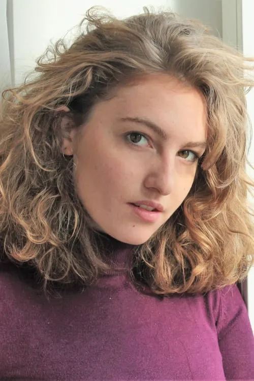 Grace Reutlinger interpretando a Paula Schönemann