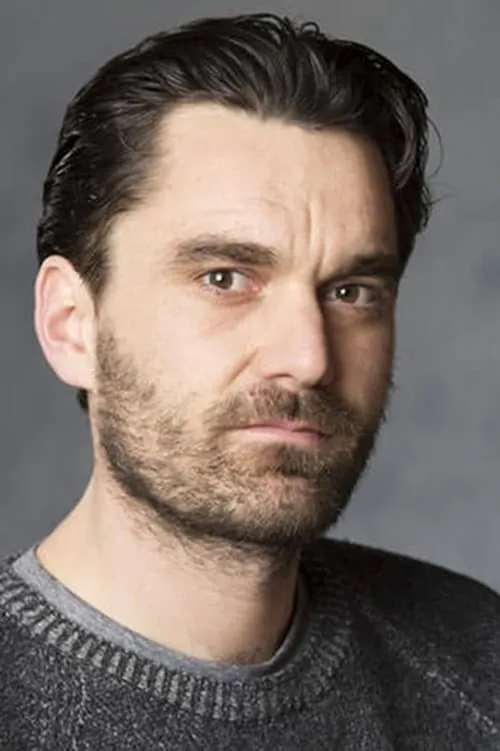 Annie Briggs ha trabajado con Gray Powell en 1 ocasiones