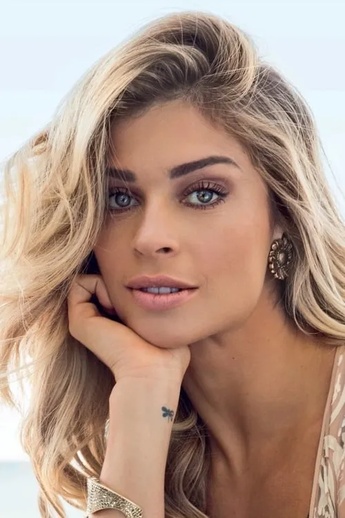 Grazi Massafera — personaje: Ester Schnaider