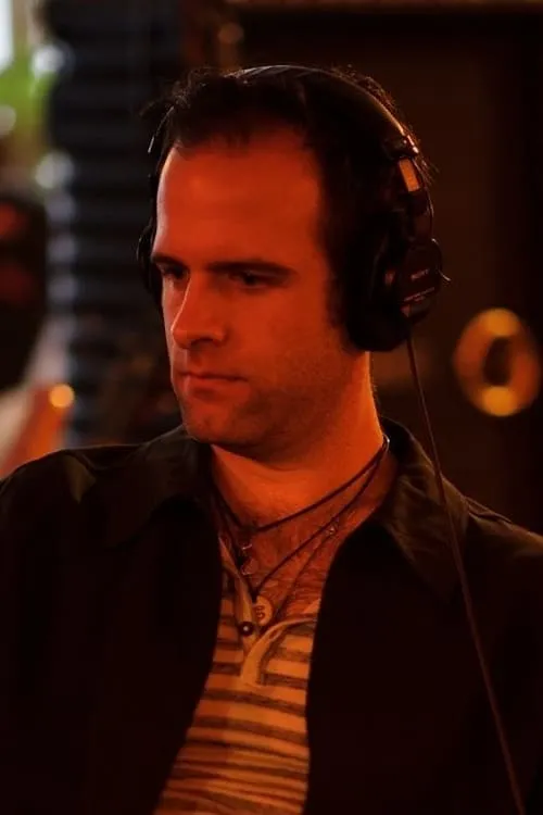 Everett Bradley ha trabajado con Greg Mayo en 1 ocasiones