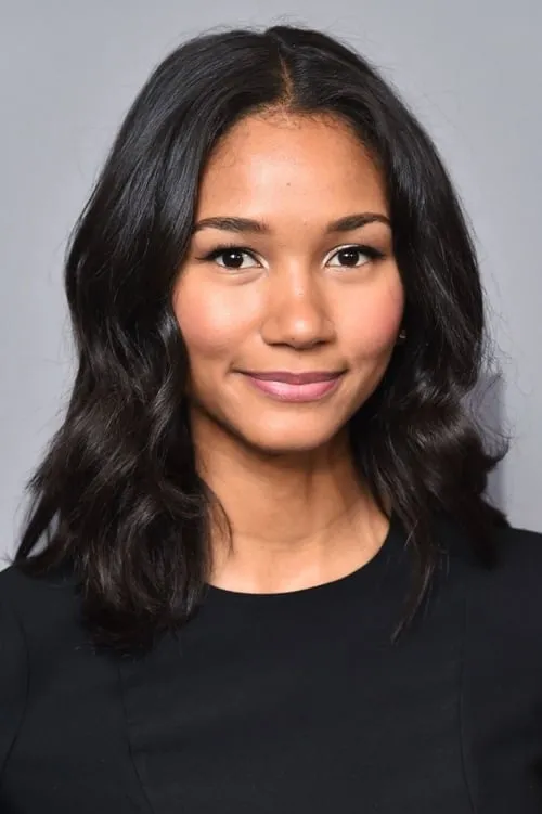 Greta Onieogou interpretando a Angie Wagner